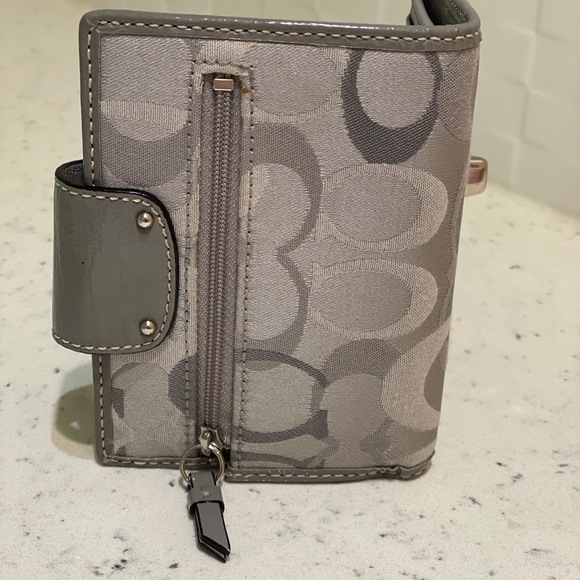 Coach Bifold Wallet - Picture 2 of 3